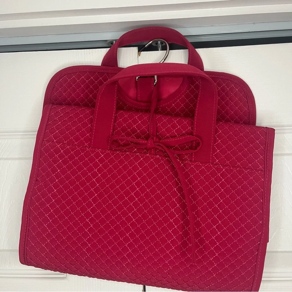 Vera Bradley, Maggenta travel case Quilted Women's Bag EUC